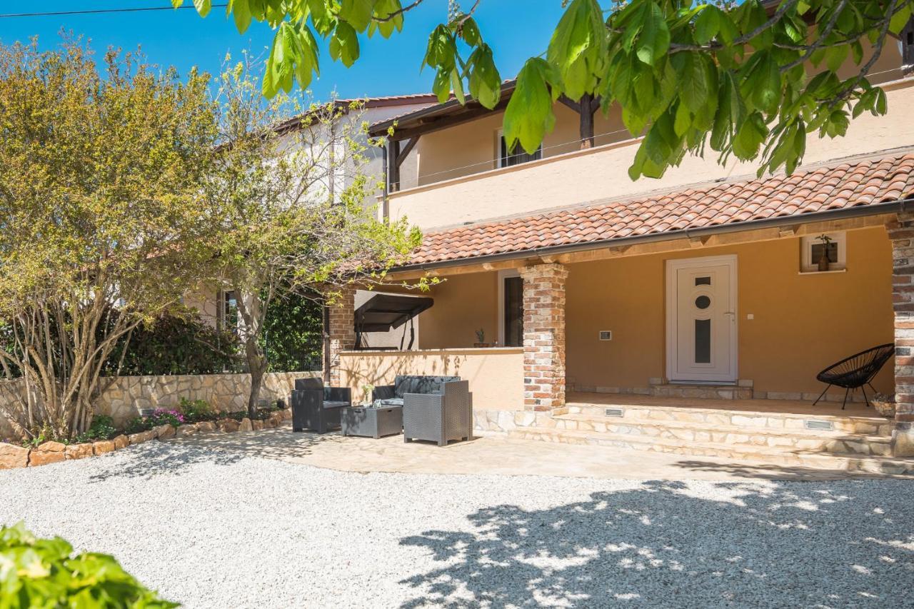 Casa Viktoria With Private Garden And Bbq Kosinozici