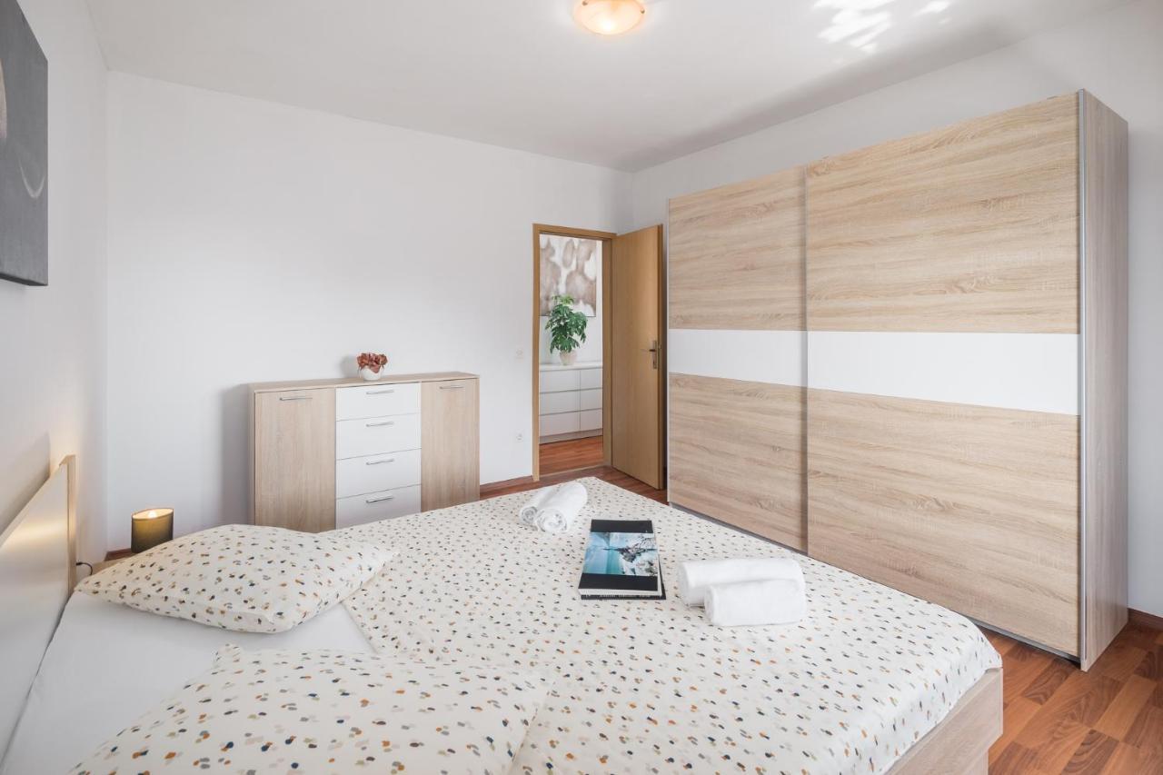 Holiday home Casa Viktoria With Private Garden And Bbq Kosinozici