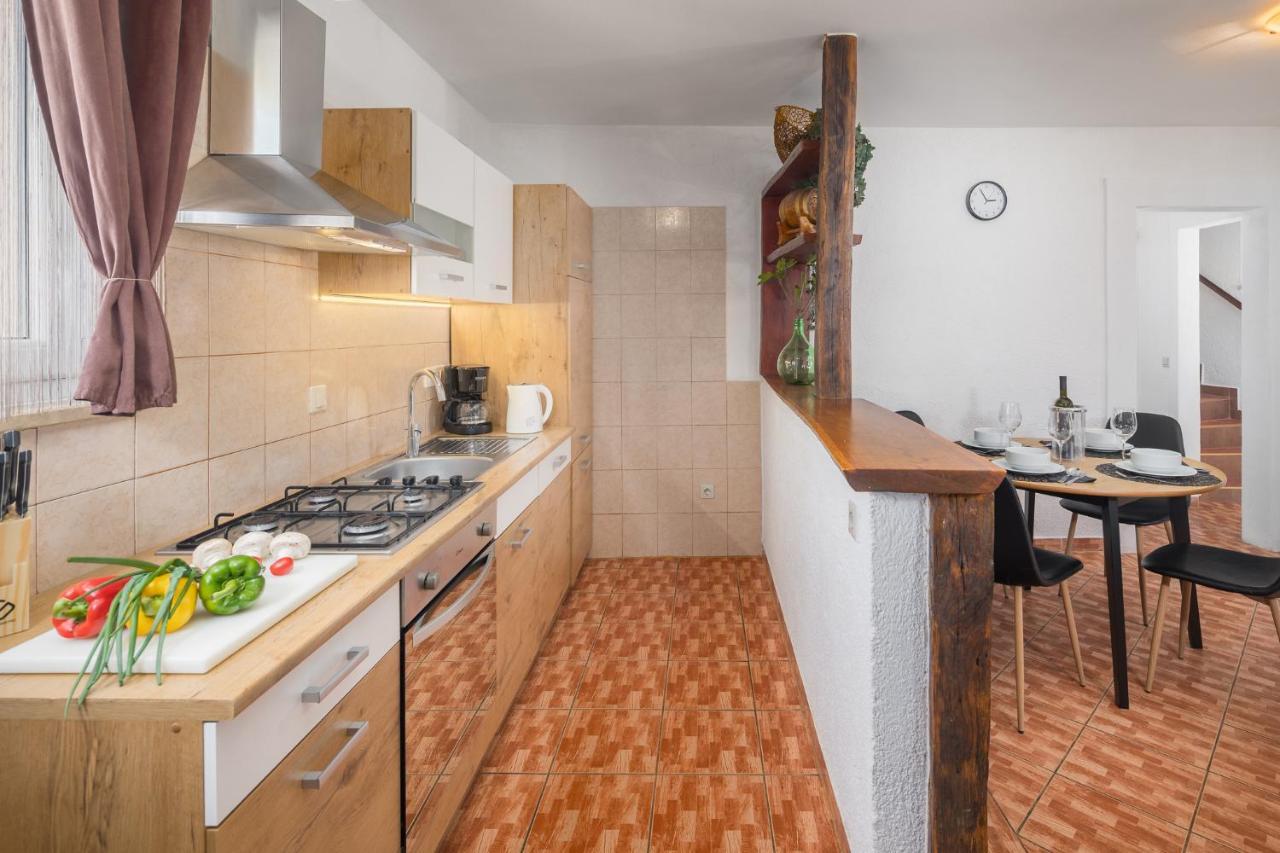 Casa Viktoria With Private Garden And Bbq *