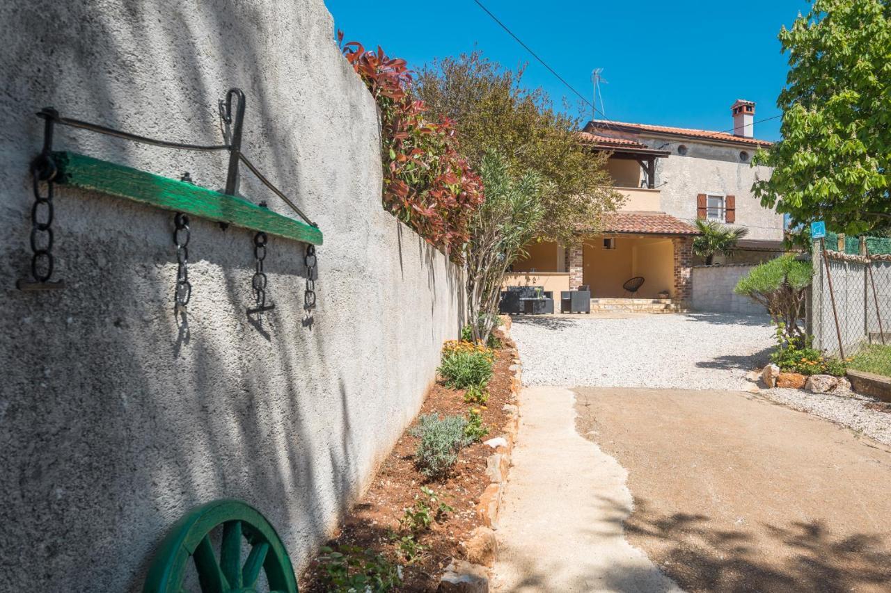 Casa Viktoria With Private Garden And Bbq Kosinozici